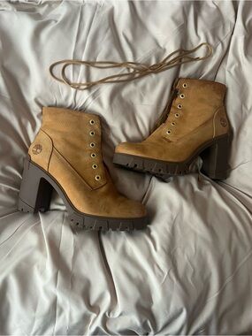 Timberland Women's Tan Lug-Heel Ankle Boots